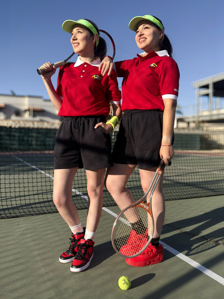 Alex y Tely tweet media