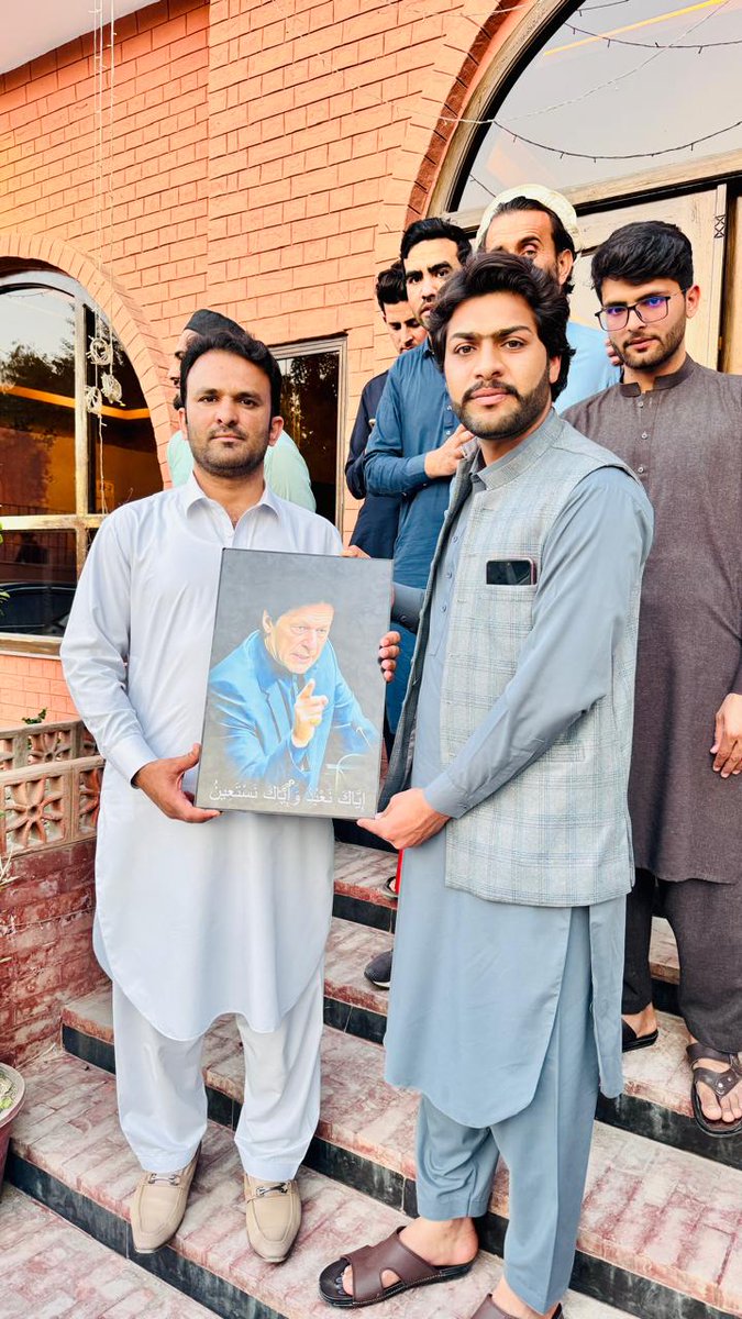 Mukhtar600's tweet photo. صدر مختار احمد اور جنرل سیکرٹری شاہ سعود کی نگرانی میں انصاف یوتھ ونگ ڈسٹرکٹ چارسدہ تحصیل شبقدر کی تعا��فی میٹنگ شبقدر حاجی زئی میں کامیابی سے منعقد ہوئی،
جس میں نوجوانوں نے بھرپور شرکت کر کے اپنے قائد عمران خان اور تحریک انصاف کے ساتھ والہانہ وابستگی کا اظہار کیا۔ https://t.co/Pg2Mf3qP2w