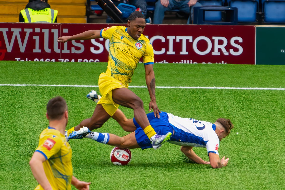 GomboczSteve's tweet image. Physical contact during the game Bury v Vauxhall Motors on 7/3/26. #BuryFC #PartOfIt @whitebluearmy
@buryfcofficial #bfc140 #shakers