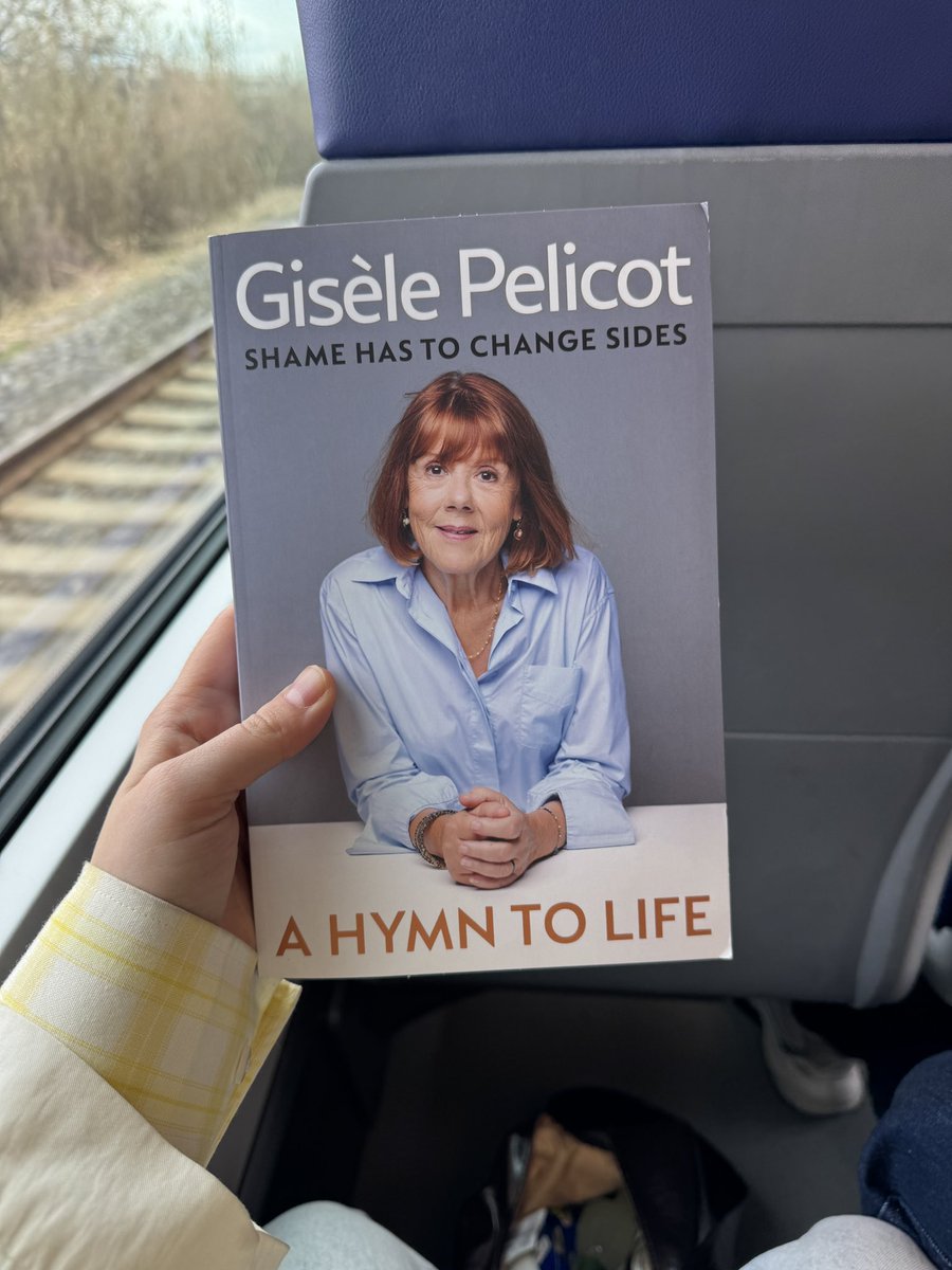 Анна Яблоня tweet media