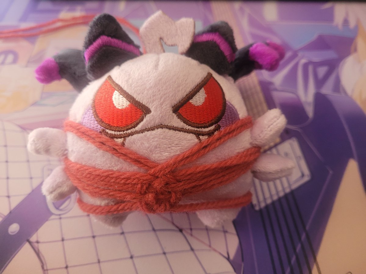 LuciferLeon tweet media