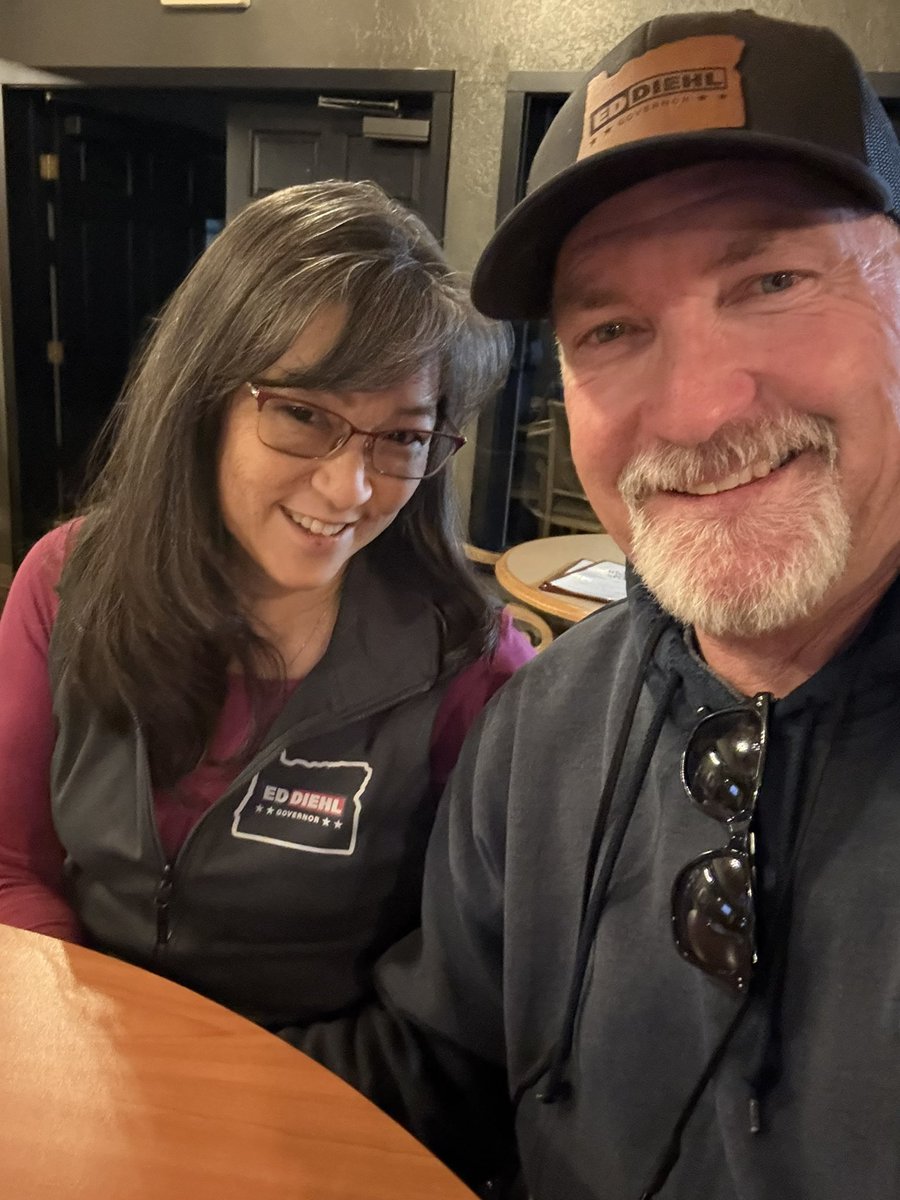 ChrisLemke4OR's tweet photo. Oregon!
Out to a casual dinner last night with my sweetie, and reppin Oregons best chance for a restoration!
#EdDiehl2026
#RestoreOregon
@Real_EdDiehl https://t.co/uWhjVwtw1s