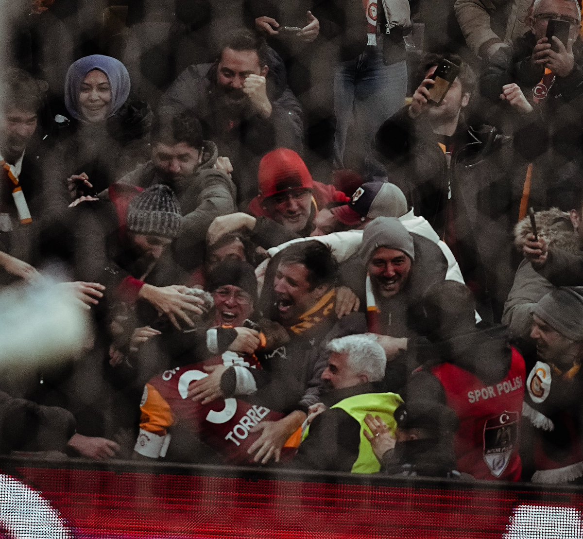 WHERE WAS THE YELLOW CARD HERE? DIFFERENT TEAMS, DIFFERENT RULES. DIRTY, CORRUPT TURKISH FOOTBALL.