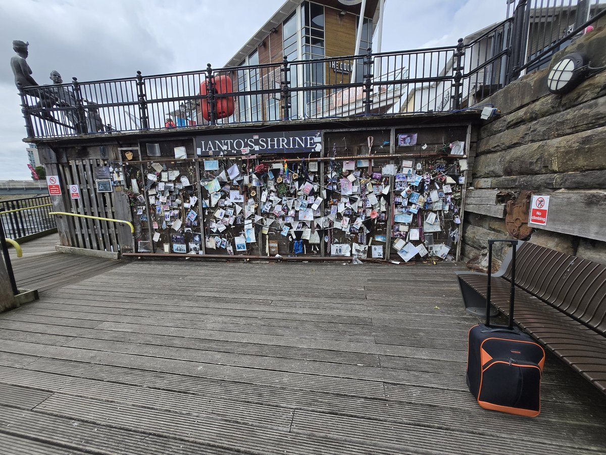 Badwolf1985's tweet photo. Please don't Tear down Ianto Shrine. #SaveIantosShrine https://t.co/BstRA6XTD6