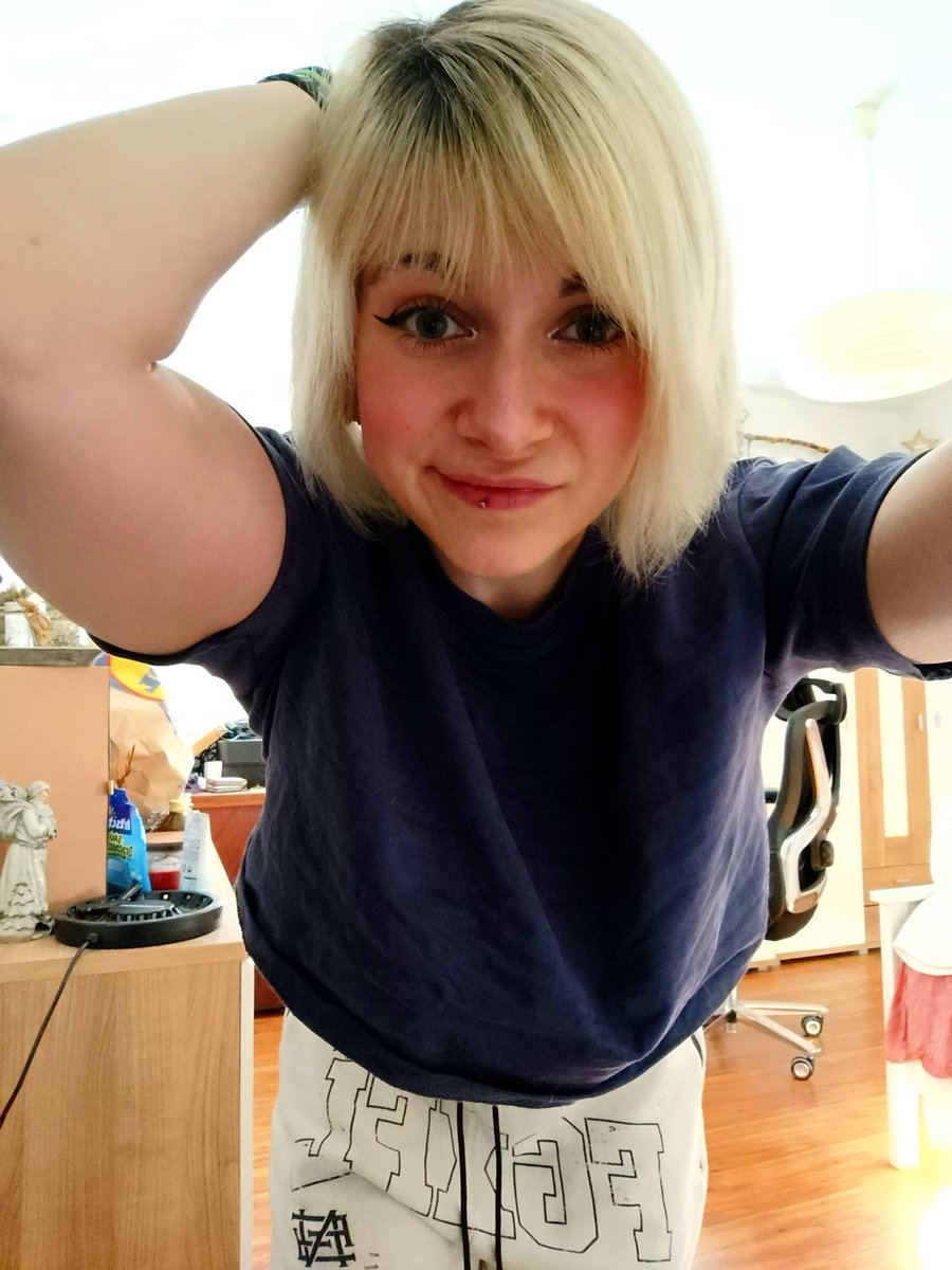 AkikoYuOfficial's tweet image. Hab mal ein paar Impuls Bilder gemacht weil ich mich gut fühle. Auch mit Bauchi aber wer wachsen und aufbauen will muss nun Mal viel essen und das kann ich gut 😂

#stayactive #happylife #smilemore #eatwithjoy #lifteatsmile