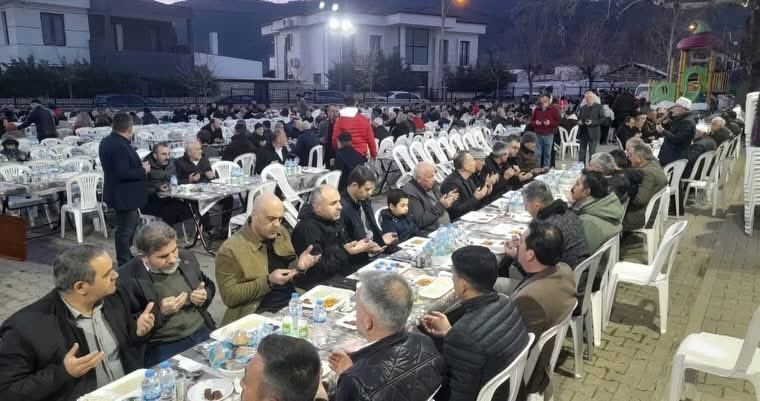 📍Kazıklı

Milliyetçi Hareket Partisi Gürsu İlçe Teşkilatı olarak Geleneksel Kazıklı Köyümüzün iftar yemeğinde kıymetli hemşehrilerimizle birlikteyiz.