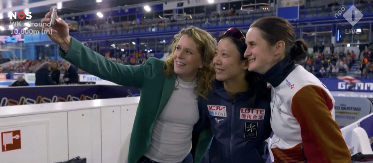 realRogerCh's tweet photo. Bilde tatt i dag av skøytelegendene og -rivalene Ireen Wüst, Miho Takagi og Martina Sablikova. Etter denne sesongen har alle lagt opp. Takk for minnene! https://t.co/hkryCzQYLp