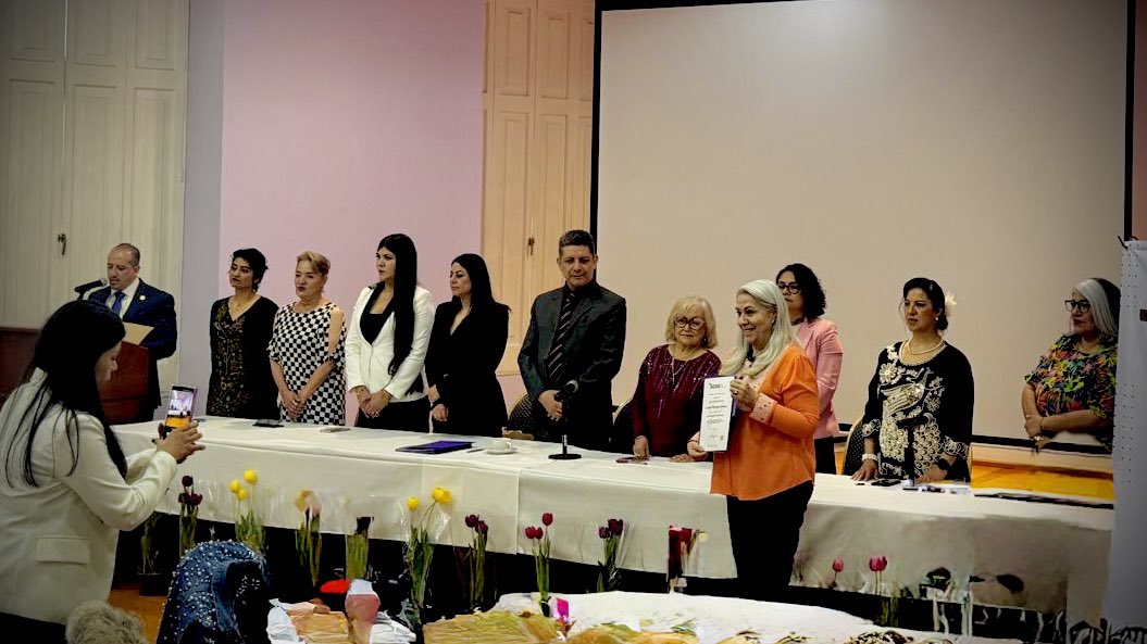Agradezco al Colegio Superior de Certificación INSIGNE y a su Rector, el Dr. Edgar Rodríguez Cabrera, el Reconocimiento que me fue otorgado por Mérito Profesional Femenino, en el marco del #DíaInternacionalDeLaMujer. 
#8Marzo