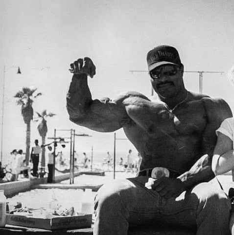 Craig Monson passed away, he was one of my best friends. He was an OG of the street, a legend, Mr. World. Going to miss you <a href="/BigCraigMonson/">Craig Monson 💪🏿🏋🏿‍♂️🏆</a> 🕊️