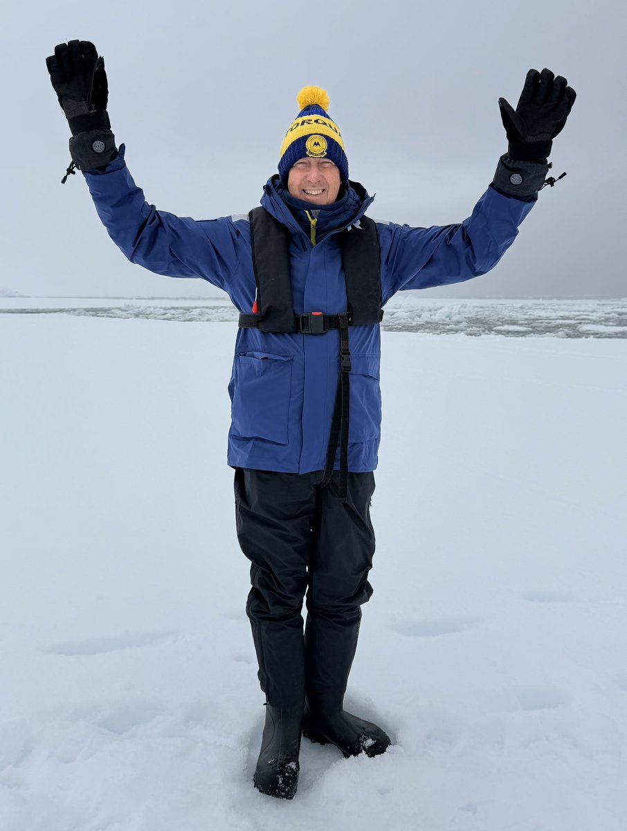 Chris Hart tweet media