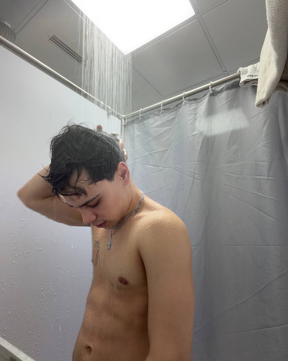 feetmasterA's tweet photo. My sports routines) crawl to them🦶, they are sweaty and smelly, everything is as you like, bring money to them 💰 🖕 😈

#feetmaster #feetmaster #footfetısh #feet #master #findom  #cashmaster https://t.co/vF305ICxhW