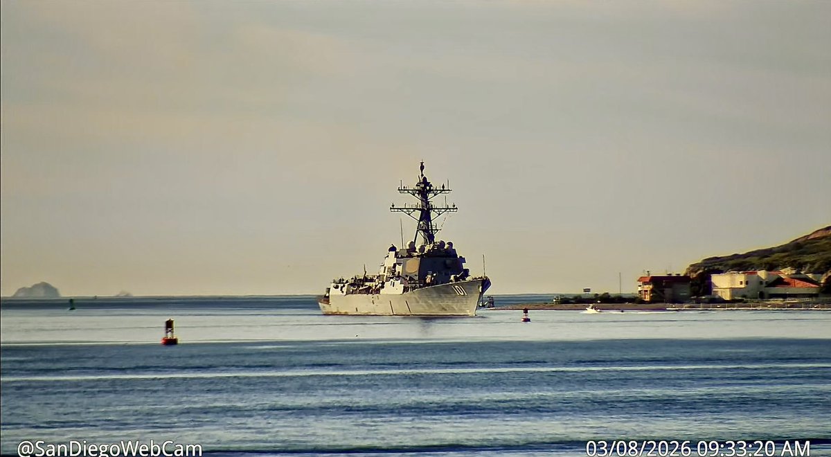 USS Gridley (DDG 101) Arleigh Burke-class Flight IIA guided missile ...