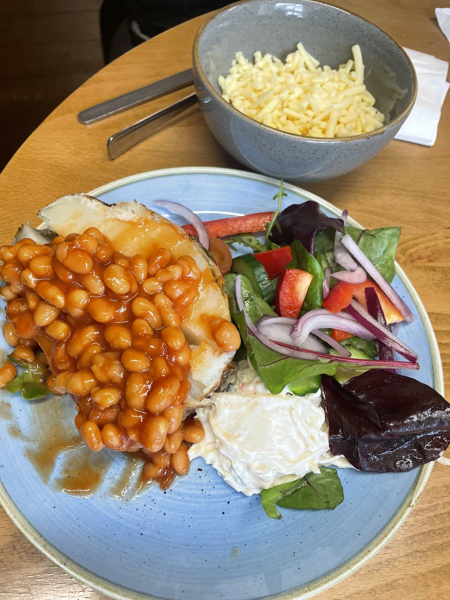 devereux1655's tweet image. Had a lovely jacket after walk - cheese always on the side and not melted - faces in trees and lovely views #SundayVibes #views #food #trees #TreeClub