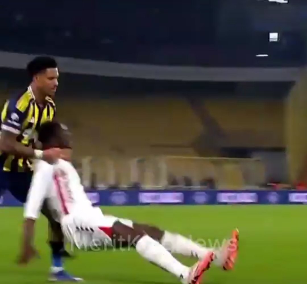 Fedaisi1905's tweet photo. @Samsunspor TFF'nin takımı Fenerbahçe https://t.co/ByLBTER7uU