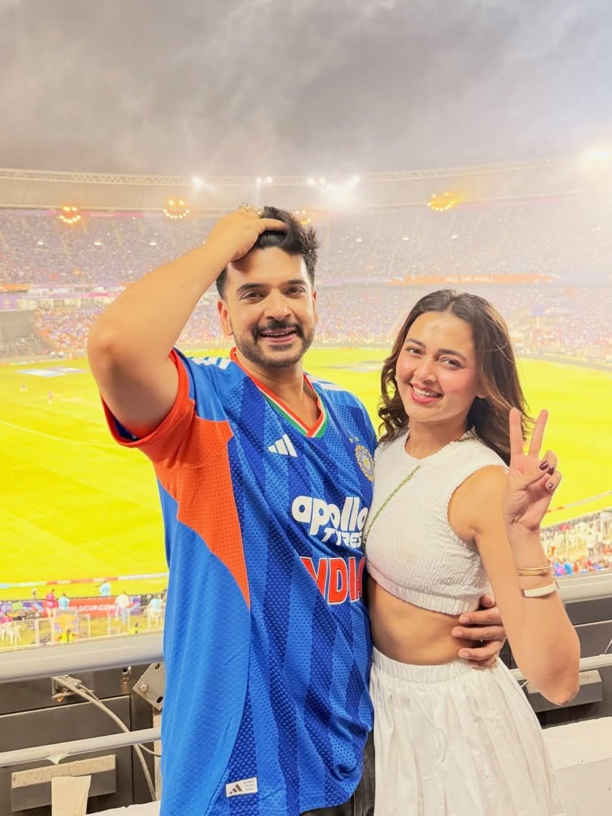 Vidztweetz's tweet photo. mere cuterans.. i pyaar u <3 https://t.co/7gbFoO3BYN