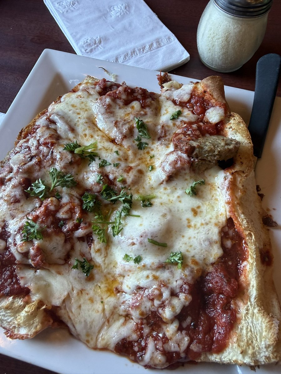 Partner wanted to go out to eat. I’m not complaining. So much for fasting tho! 😳