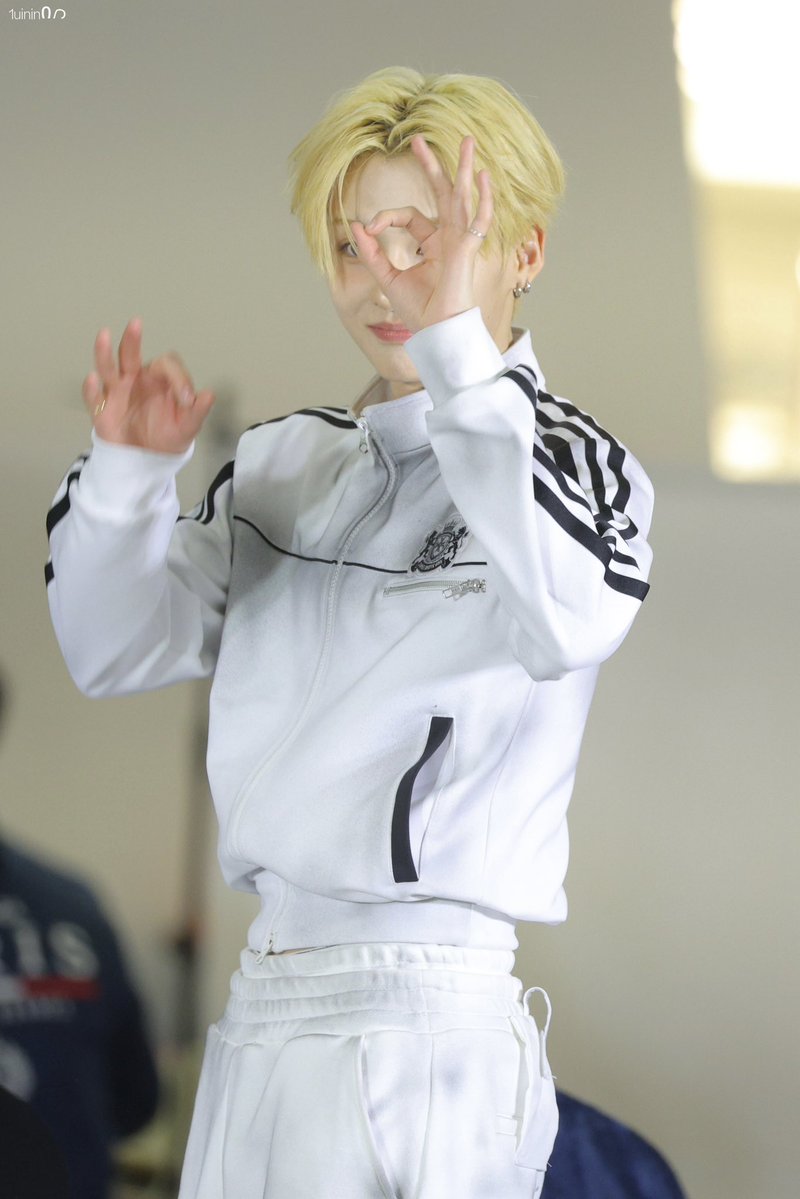 Rowan508 tweet media