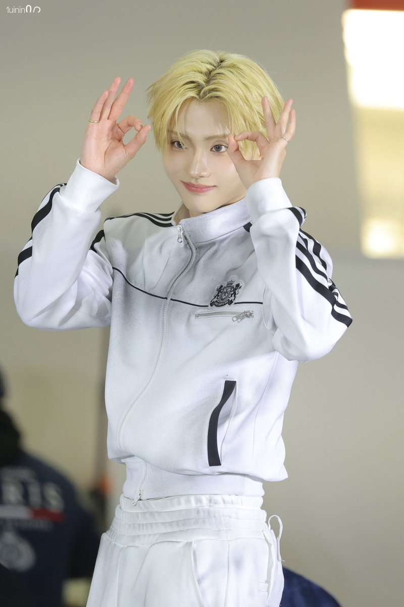 Rowan508 tweet media