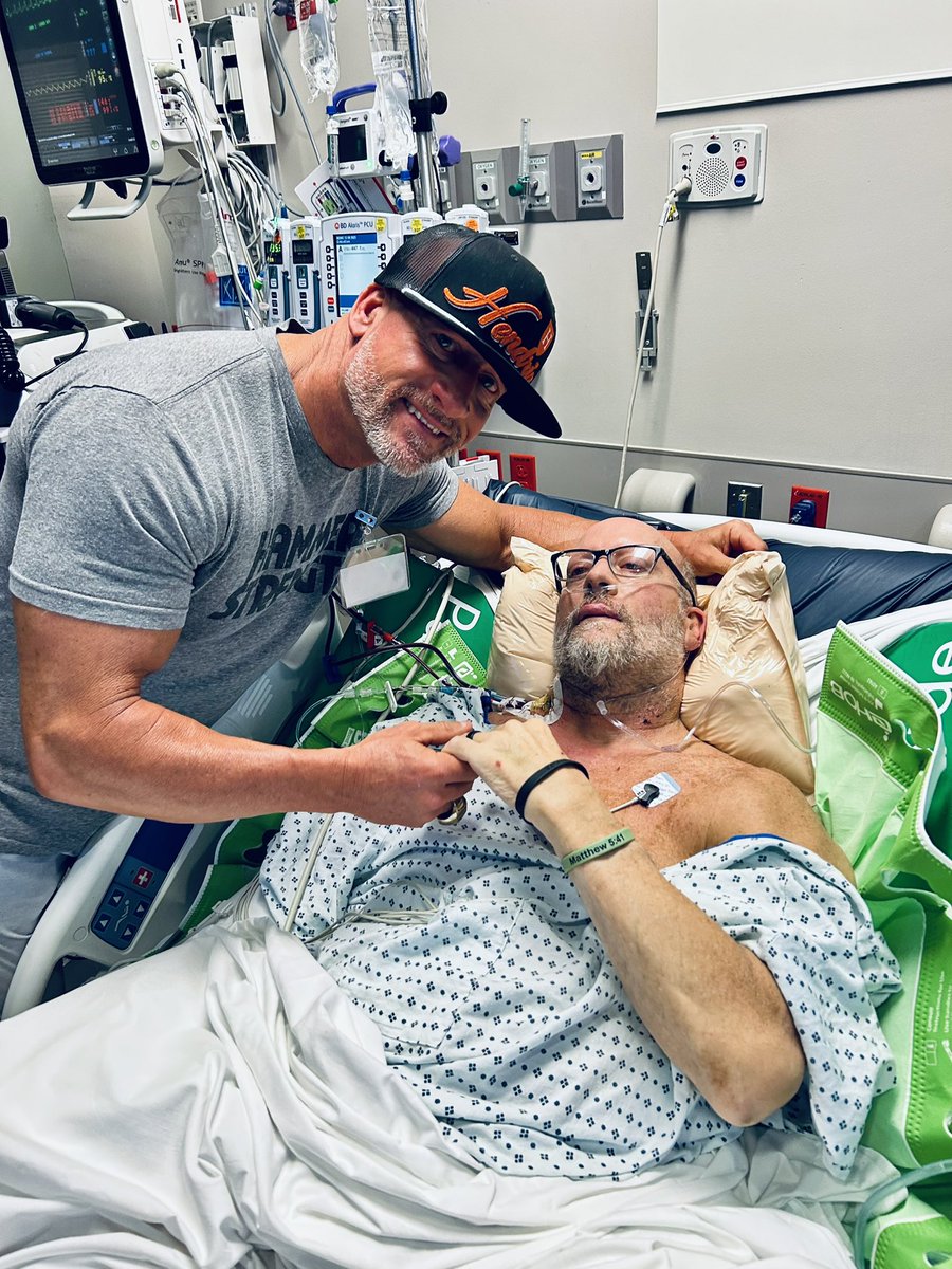 Russ and Heidi Phillips🏈 tweet media