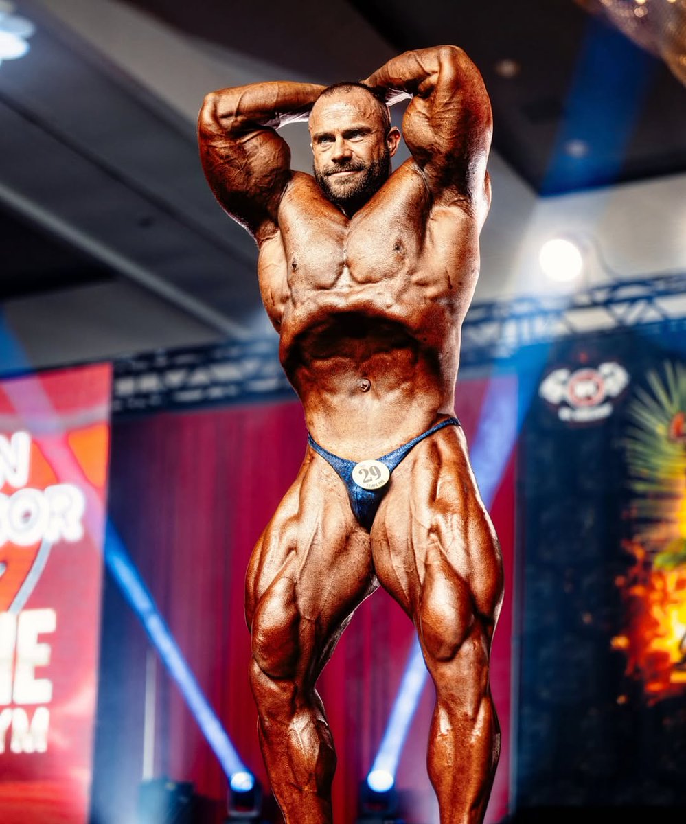 Posing Trunks tweet media