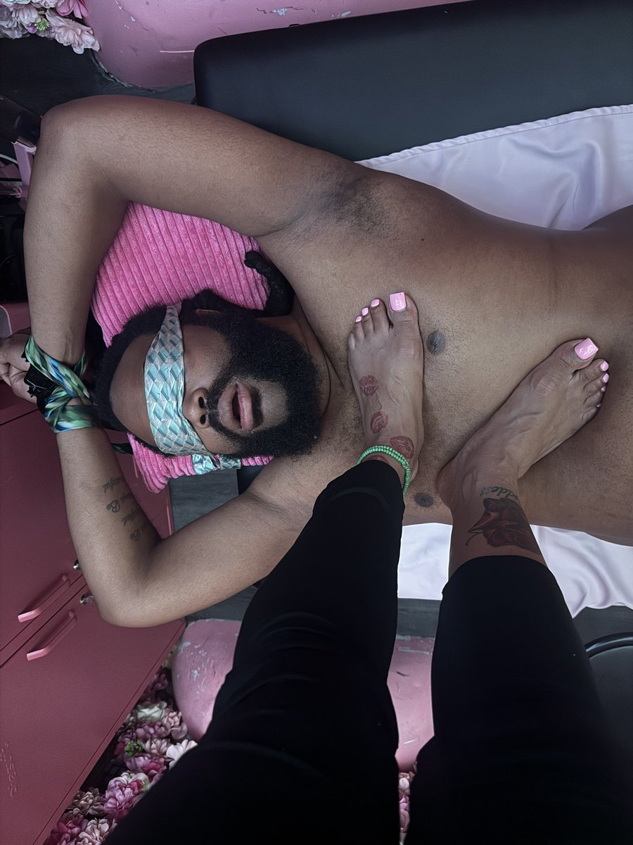 NYC feet tweet media