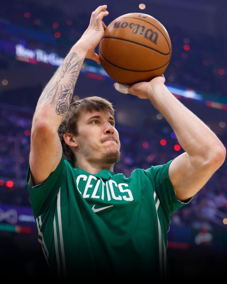 CelticsMuse's tweet photo. Baylor Scheierman today:

16 PTS
10 REB
4-6 3P https://t.co/1y8iy80voA