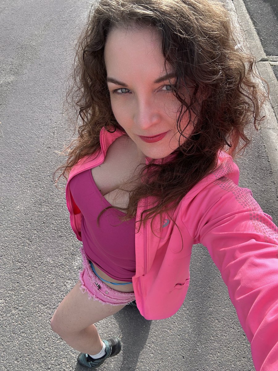 Oksana Glamour tweet media