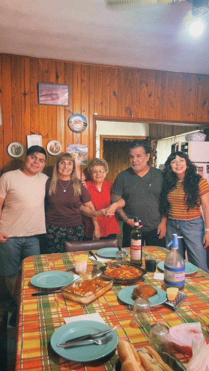 alanizcm's tweet photo. Como todos los domingos almorzando con la abu 🧡 https://t.co/E6dlDya2U8