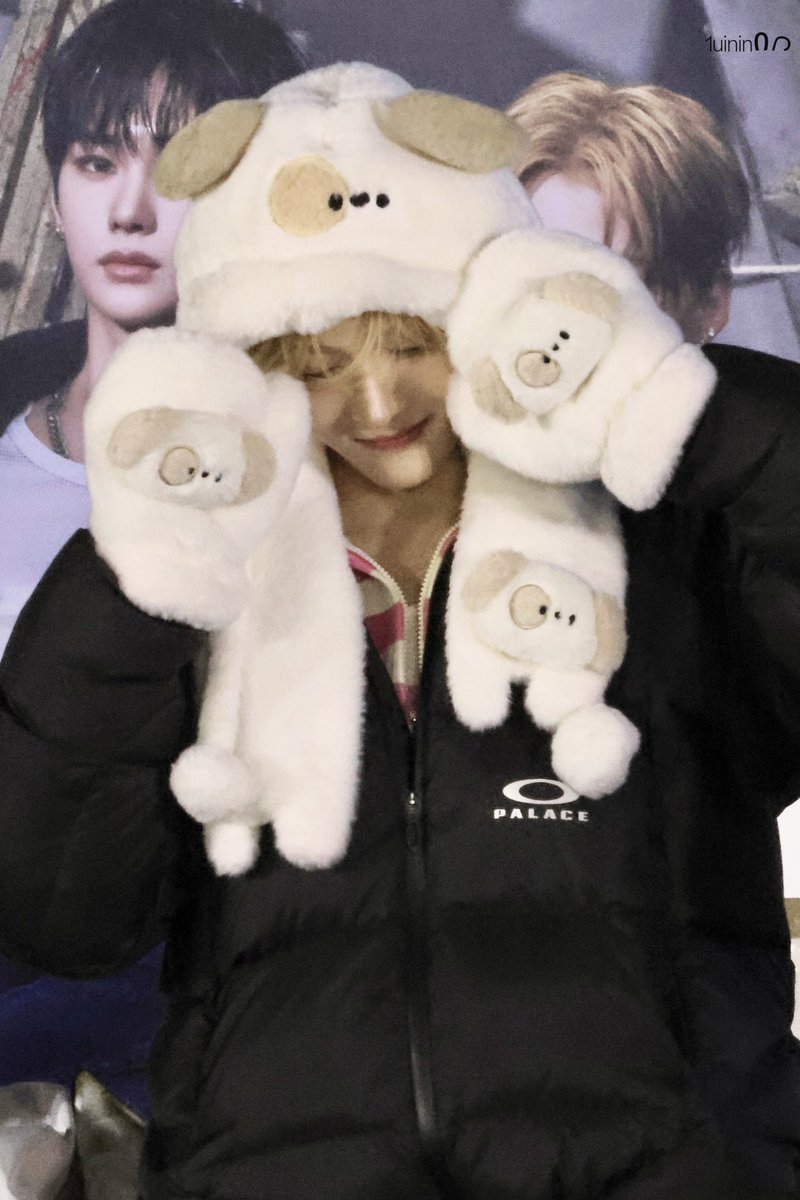 Rowan508 tweet media