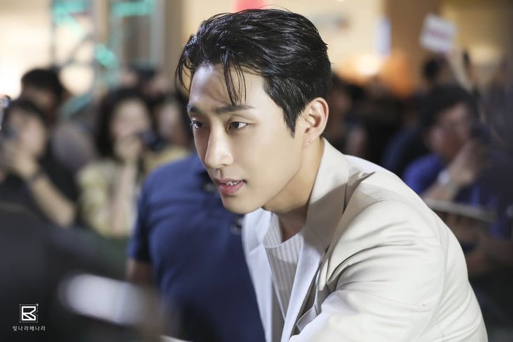 frstprincexx's tweet image. boxer baku and celebrity baekjin #when