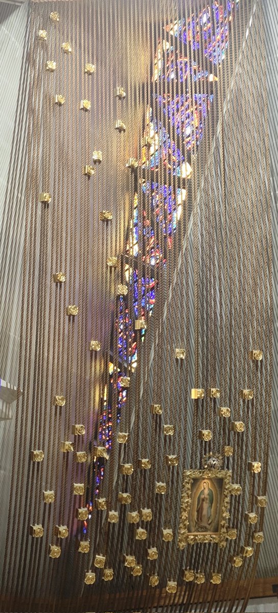REGIOFIEL's tweet photo. ¿Cuántas rosas son? 
Santuario de Nuestra Señora de Guadalupe, Monterrey, Nuevo León, México. https://t.co/AXai30Zg8O