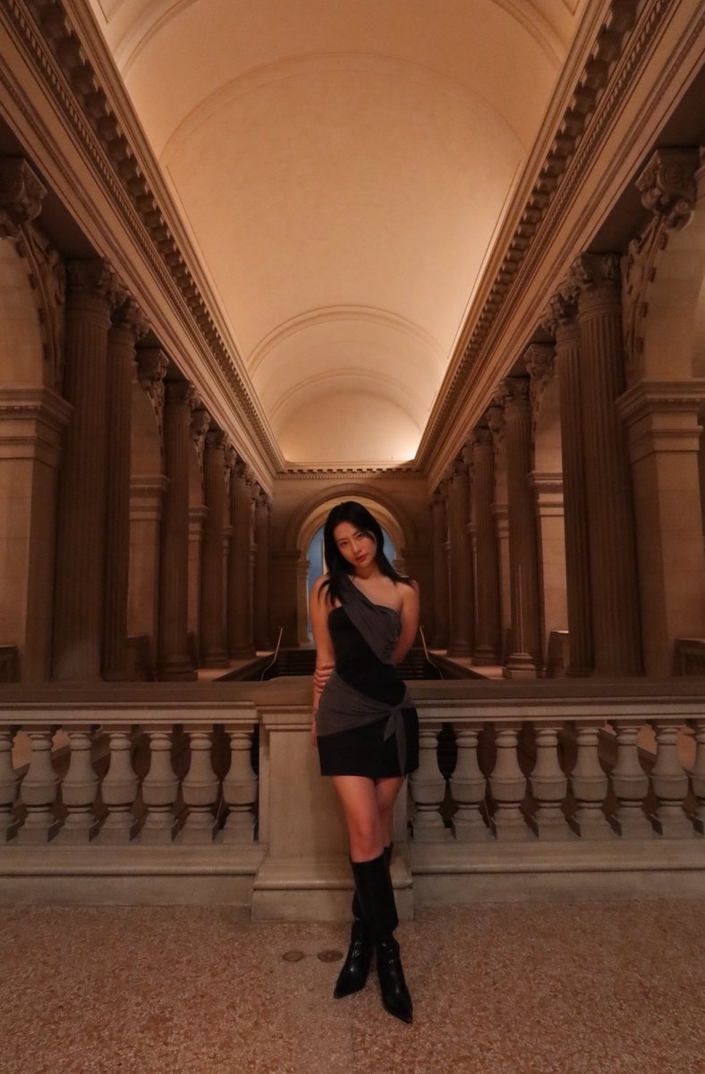 很多人问，在 Web3 女生的优势是什么？

我一直觉得，是一种很特别的「综合能力」。

既有理性的判断，也有细腻的共情；  
既能长期主义地做一件事，也能在不同角色之间自由切换。

有人在做交易，也在做内容；  
有人写代码，也在运营社区；  
有人做产品、做研究、做生态。