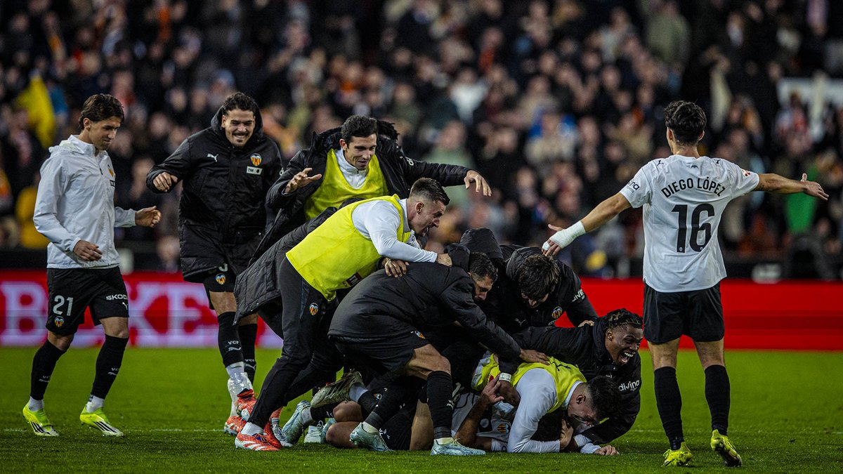 valenciacf's tweet photo. ¡VAMOOOOOOOOOS! 💪🦇 https://t.co/9rhf1VpzL2