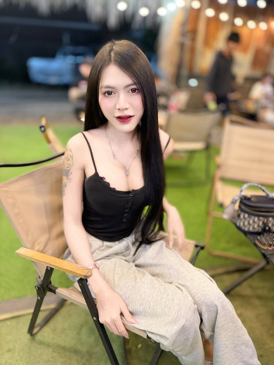 y85568's tweet photo. K*ย แต่งเป็นไงอ่ะ🤣 https://t.co/lYsQTq1iCy