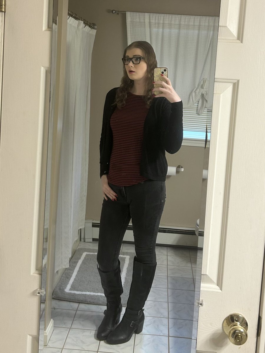 AdequateEmily 🔜 PAX East tweet media