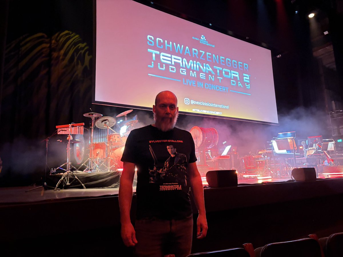 LeeElmer's tweet photo. Excellent #T2liveinconcert https://t.co/XcZrvjvjwq