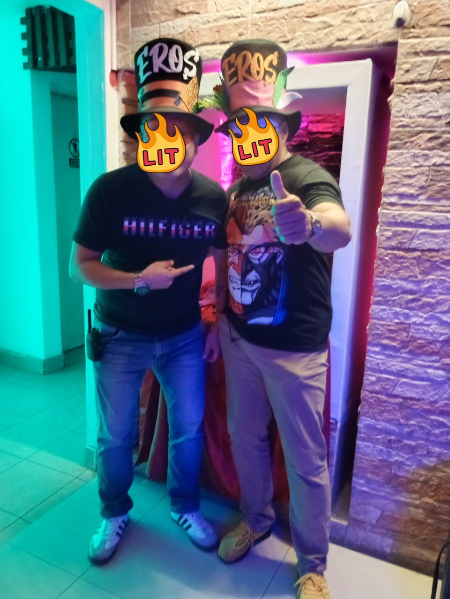 malc007's tweet photo. En una de esas noches, con el dueño y amigo del Club de Parejas Swinger la Casa de Eros https://t.co/BNUQ1Usgaj