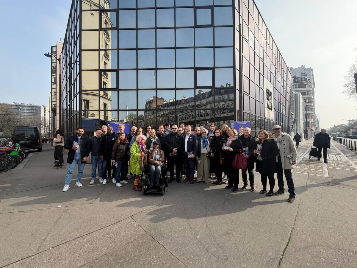 J_Meurin's tweet photo. 📆 J-7. Nous étions mobilisés tout le week-end, dans la rue, à la rencontre des gens, à porter la voix de @CatherineIbled.

Parce qu’une élection ça se gagne trottoir après trottoir porte après porte.

La dynamique est là. Soyez-en 💪

Les 15 et 22 mars, votez @CatherineIbled 🗳️ https://t.co/o0W3vzyPfd