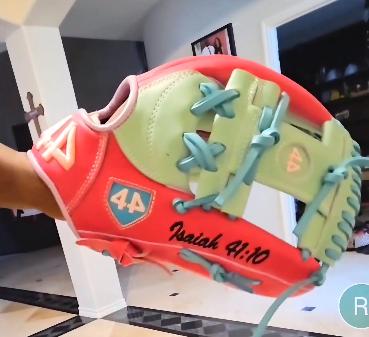 Dani Jones tweet media