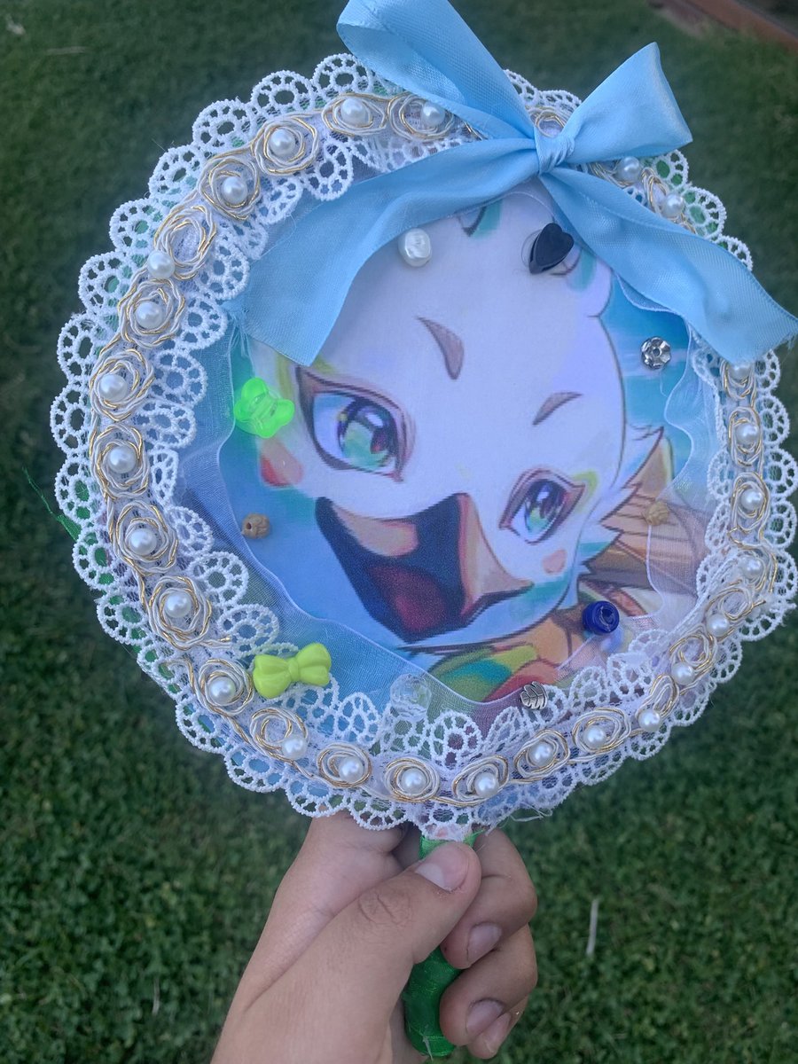 tulinfeather's tweet photo. Tulin uchiwa fan hehe (yes I’m an oshikatsu) https://t.co/suApdu2zny