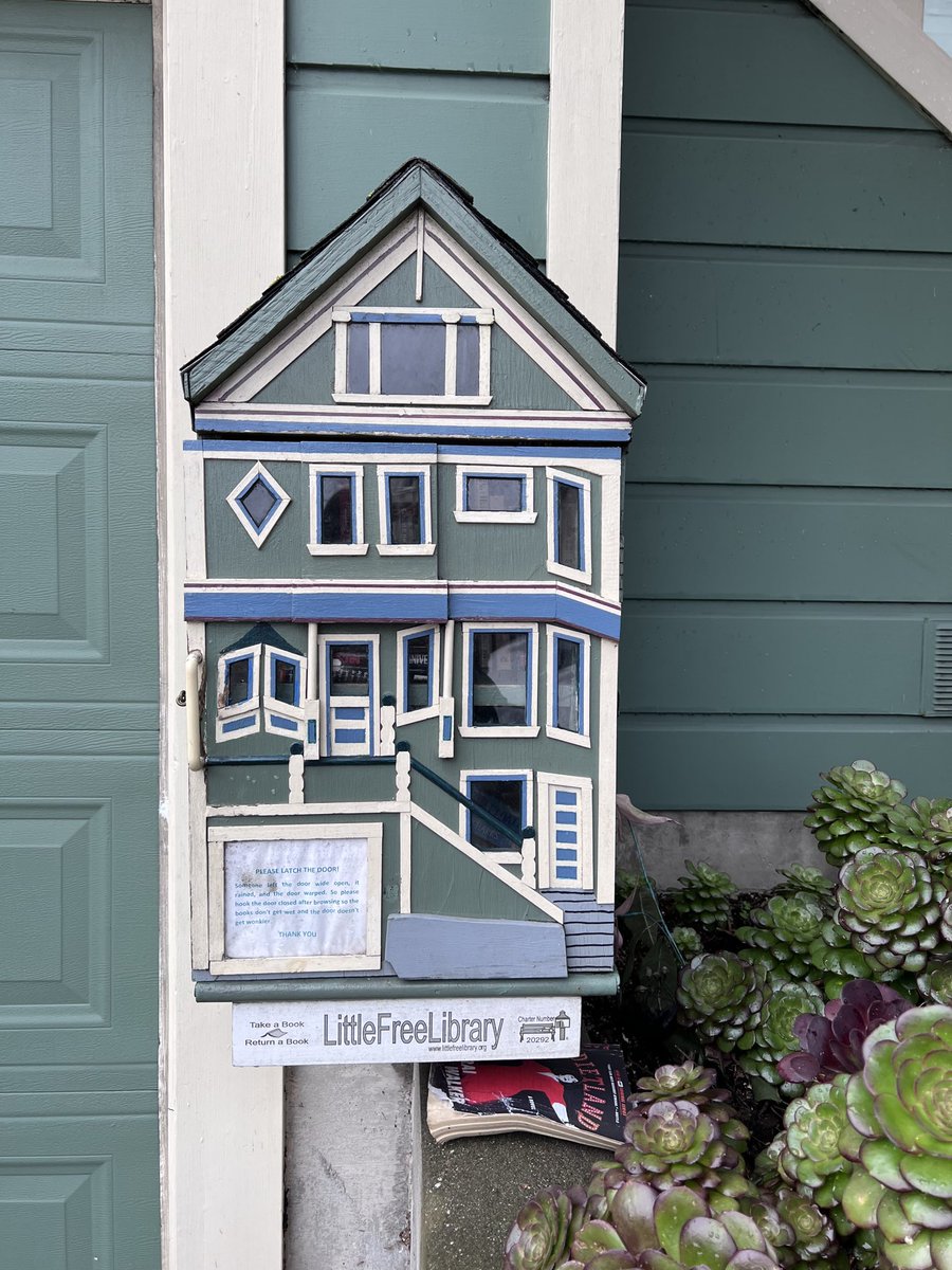 i saw a little free library version of this in san francisco