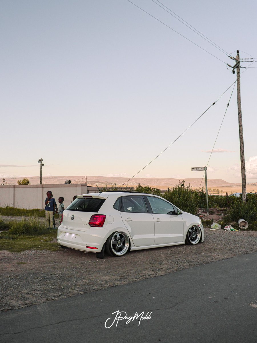 jpegmobb's tweet photo. At first I was photographing kasi cars ko de suburbs for ✨aesthetics✨ now I feel cars gotta be photographed in the streets they were built in. 

eg: https://t.co/pnLshjKOZk