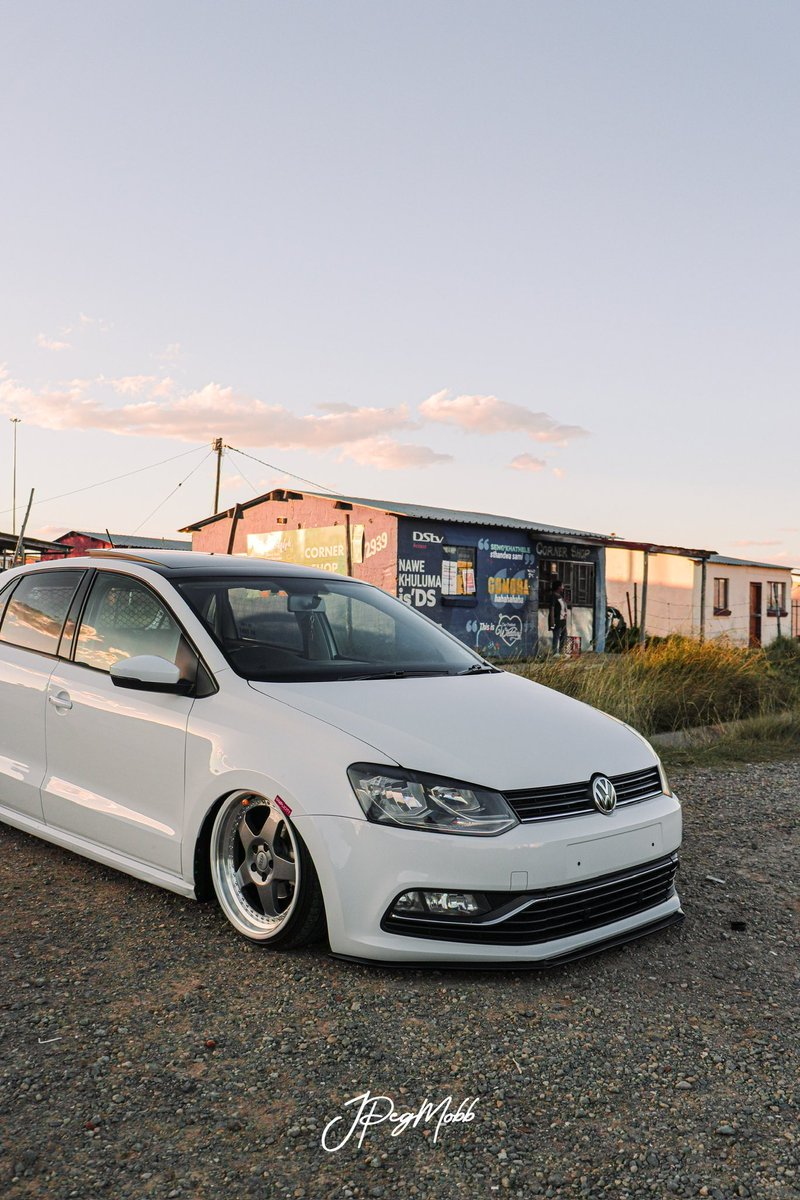 jpegmobb's tweet photo. At first I was photographing kasi cars ko de suburbs for ✨aesthetics✨ now I feel cars gotta be photographed in the streets they were built in. 

eg: https://t.co/pnLshjKOZk