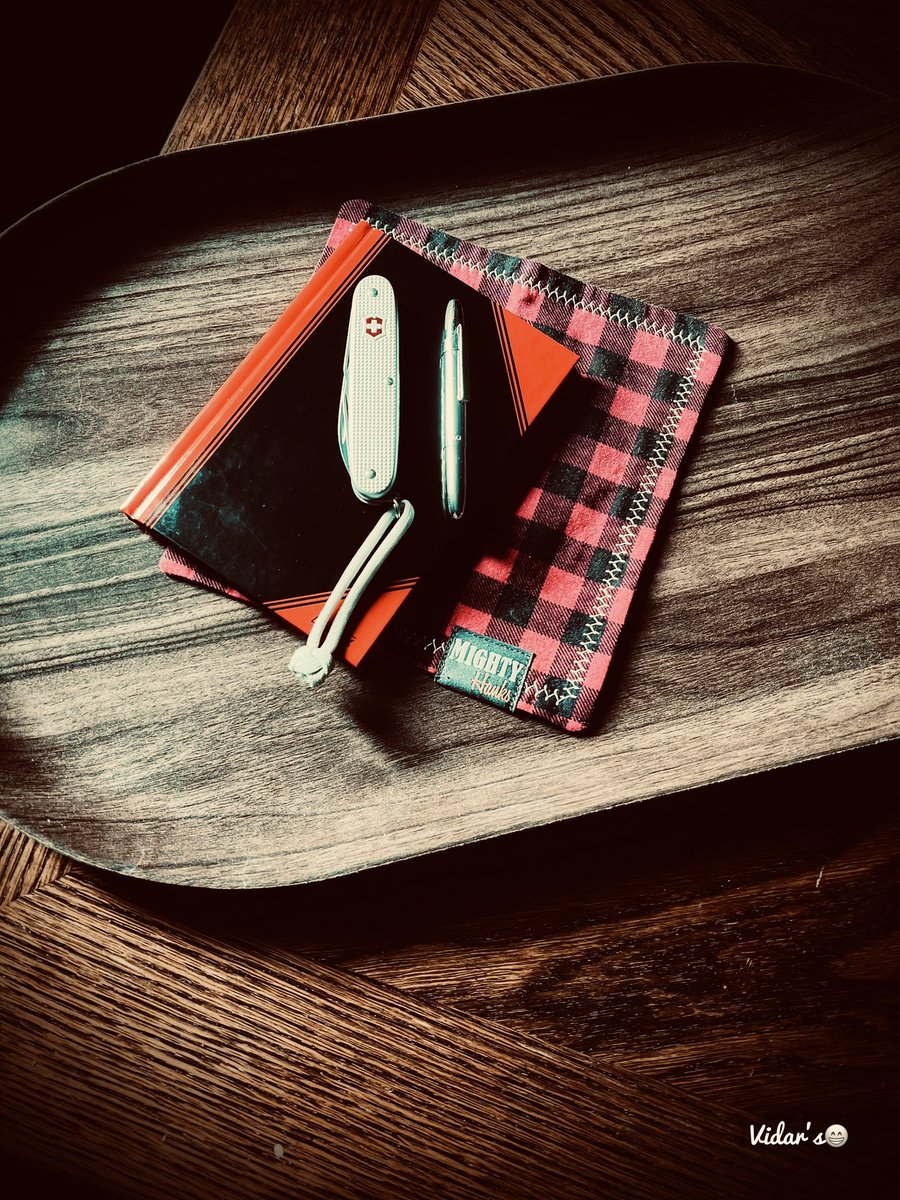 SAK Sunday.. 
#sak #pen #journal #hank #photo #edc