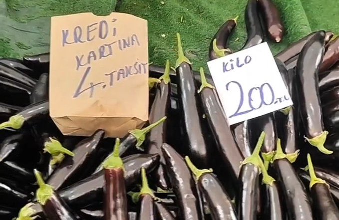 Bu da oldu. 1 kilo patlıcan, kredi kartına 4 taksitle satılmaya başlandı. Emeği geçen herkesin Allah belasını versin.