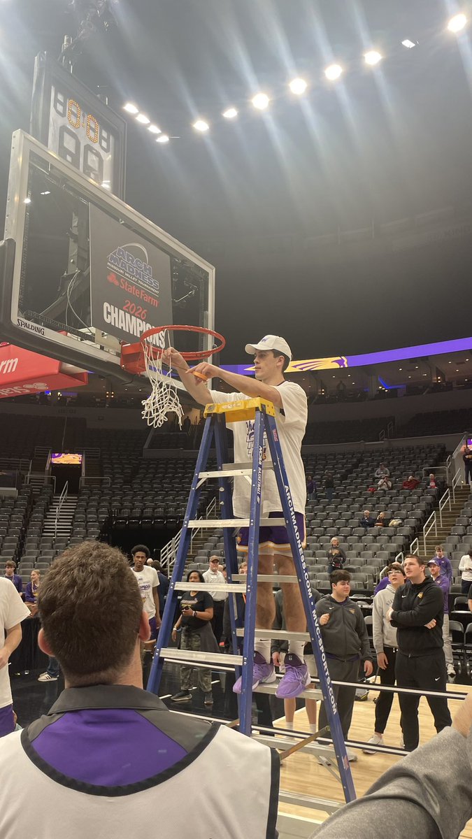 Concordia-NE Men’s Basketball tweet media