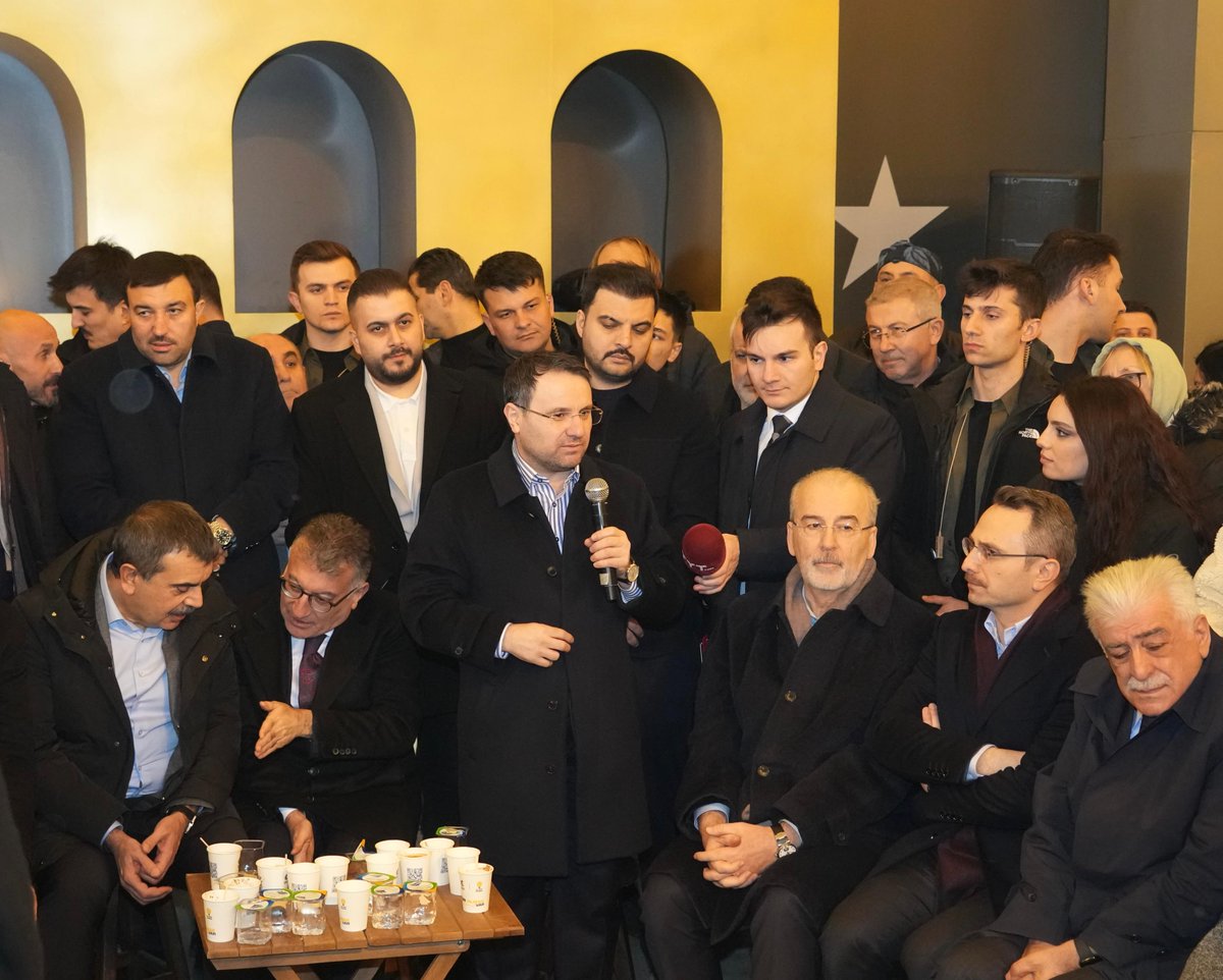 abakingurlek's tweet photo. 📍İstanbul

AK Parti İstanbul İl Başkanlığı tarafından düzenlenen Ramazan etkinliklerine Milli Eğitim Bakanımız Sayın Yusuf Tekin ve TBMM AK Parti Grup Başkanımız Sayın Abdullah Güler'le birlikte katıldık.

Ramazan ayının manevi iklimini, birlik ve beraberlik ruhunu, aynı ateşin etrafında buluştuğumuz teşkilat mensuplarımızla paylaşmanın mutluluğunu yaşadık.

Bu güzel buluşmayı organize eden AK Parti İstanbul İl Başkanlığımıza, Kadın Kollarımıza ve Gençlik Kollarımıza teşekkür ediyorum.

#BirOlmakRuhumuzdaVar

@Yusuf__Tekin
@avabdullahguler
@abdullahozdemir
@akpartiistanbul
@akkadinistanbul
@akgencistanbul
