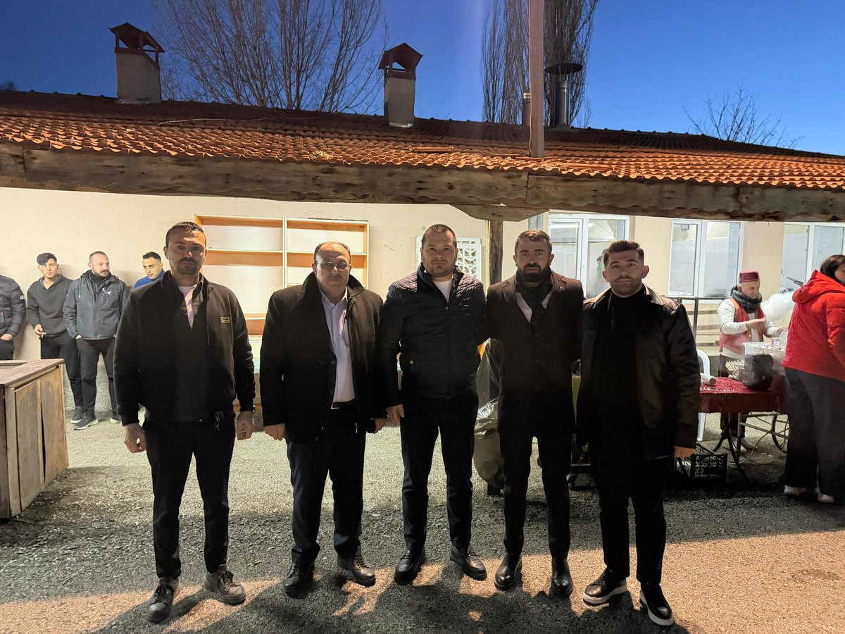 İlçe Başkanımız Sayın Satılmış Ezandemir ve Yönetim Kurulumuz, Yukarı Çavundur Mahallemizde Düzenlenen Geleneksel İftar  yemeğine katılmıştır.