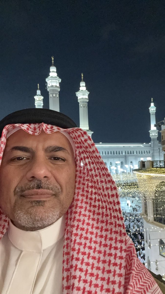 سعدت وتشرفت بالإفطار في #مكة_المكرمة بدار الشيخ #إبراهيم_السبيعي بمعية أبناوه الكرام وليد ونايف وسلطان وبعض الاحفاد حفظهم الله  .. وصلاة العشاء والتراويح بمعيتهم وبعض الضيوف الكرام .. وهي عاده كريمة طيبة باستضافة الاصدقاء في داره العامر بمكة المكرمة في #رمضان