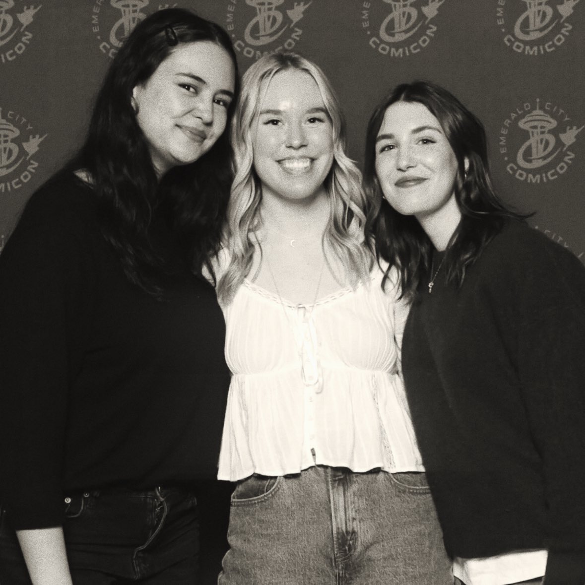 𝑨𝑵𝑨 🪽 tweet media